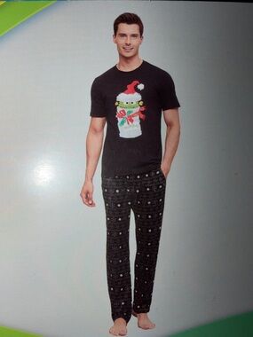 Sesame Street Oscar the Grouch Santa Hat Pajama Set. Men’s XL